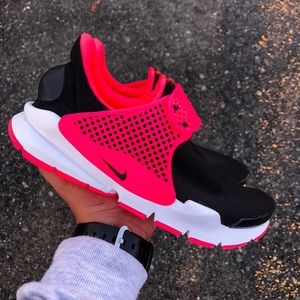 Nike Sock Dart • size 6Y = Women’s size 7.5